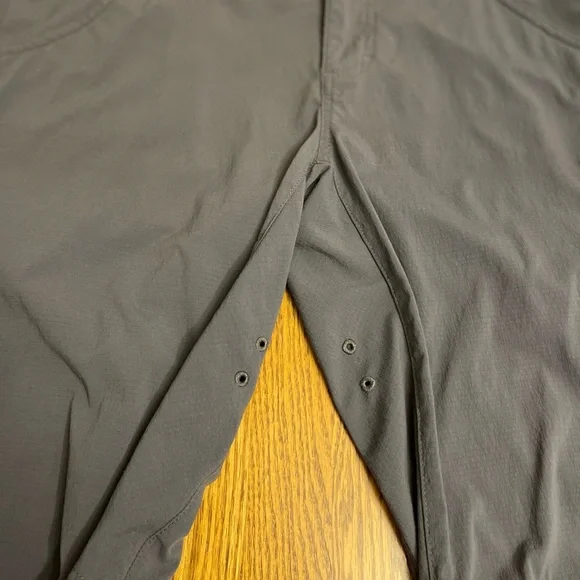 prAna Women's Jasmine Knicker, Belted Adjustable Waist
Gray, Size 10 - Picture 7 of 15